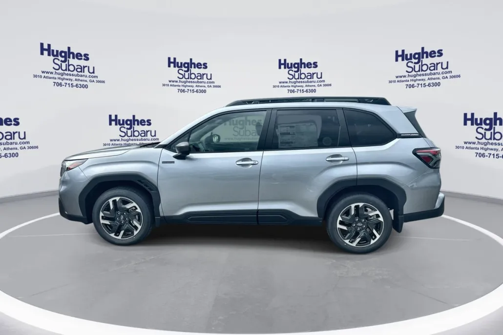 2025 Subaru Forester Premium photo 1