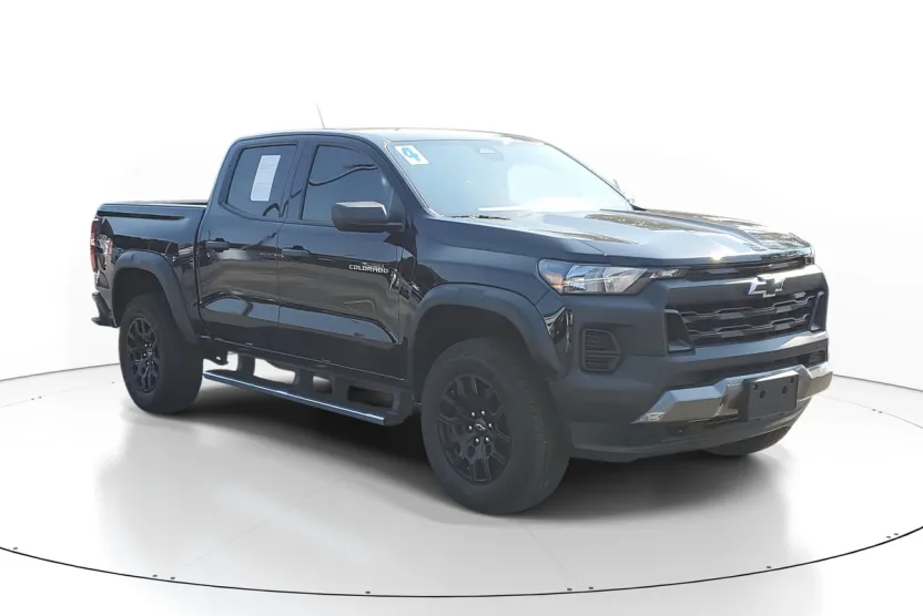 2024 Chevrolet Colorado Trail Boss photo 1