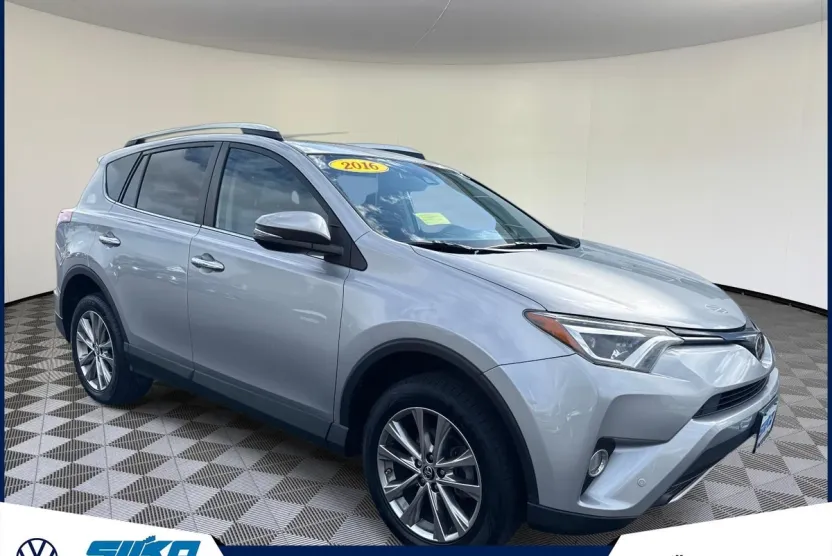 2016 Toyota RAV4 Limited photo 1