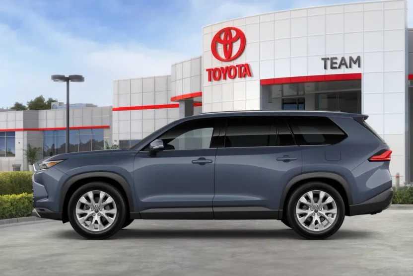 2025 Toyota Highlander Hybrid Limited photo 1