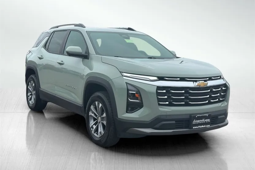 2025 Chevrolet Equinox LT photo 1