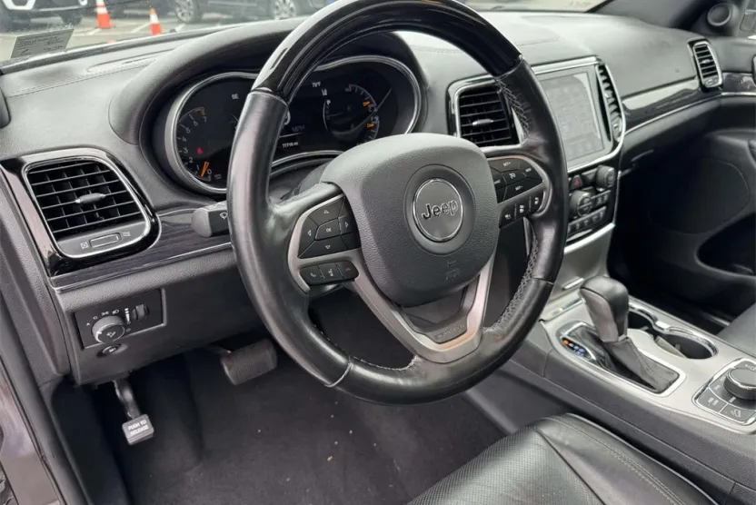 2020 Jeep Grand Cherokee Overland photo 1
