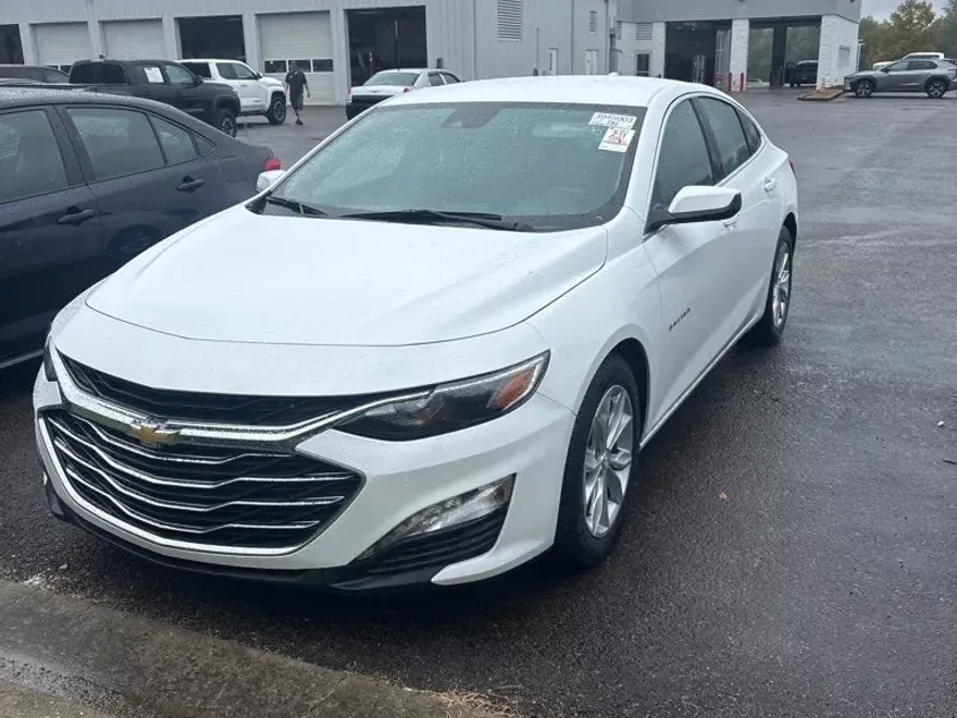 2023 Chevrolet Malibu 1LT photo 1