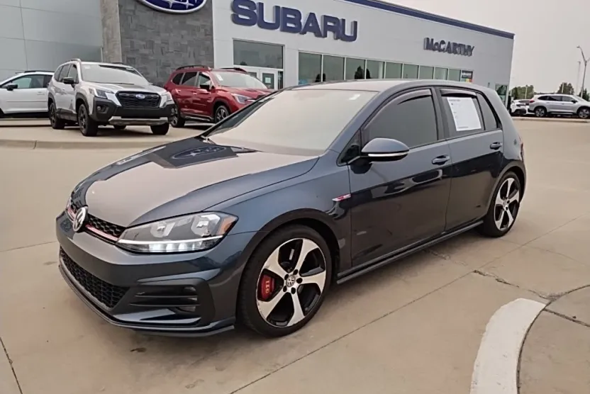 2019 Volkswagen Golf GTI S photo 1