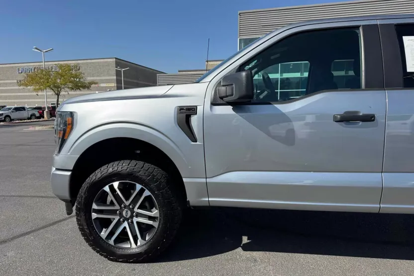 2023 Ford F-150 XL photo 1