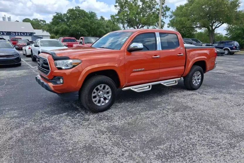 2018 Toyota Tacoma V6 photo 1