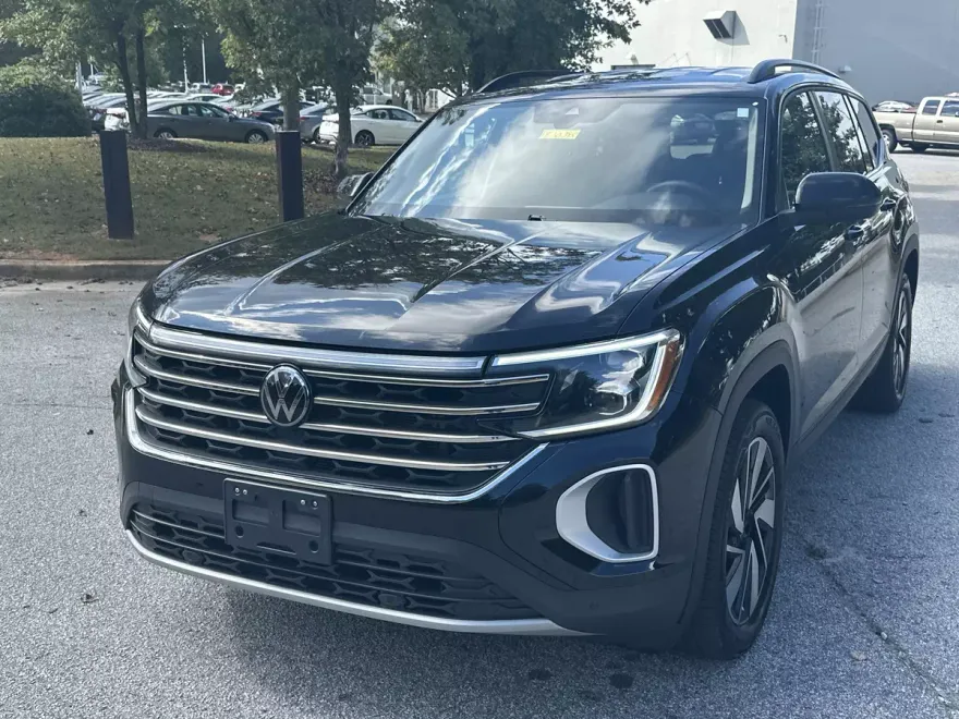 2024 Volkswagen Atlas SE Technology photo 1