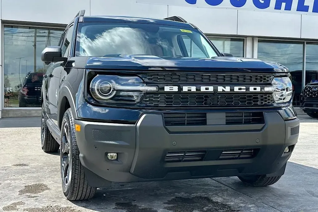 2025 Ford Bronco Sport Outer Banks photo 1