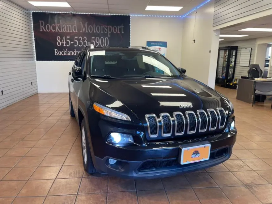 2017 Jeep Cherokee Latitude photo 1