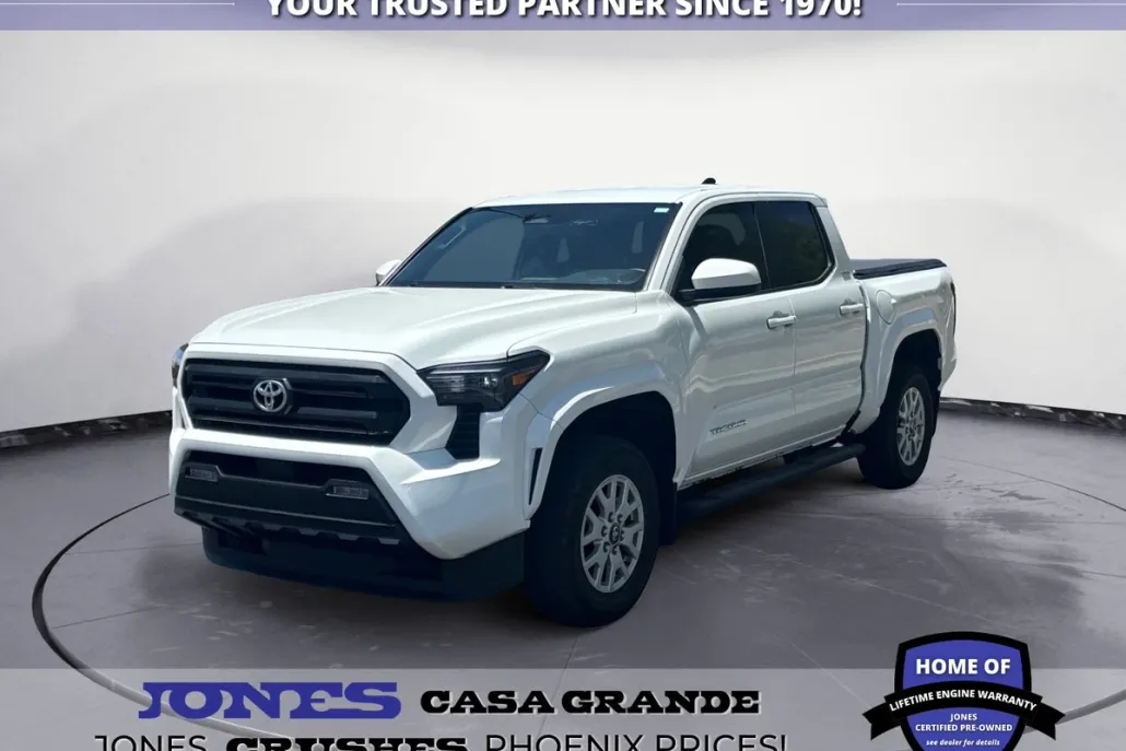 2024 Toyota Tacoma 4x4 SR5 photo 1