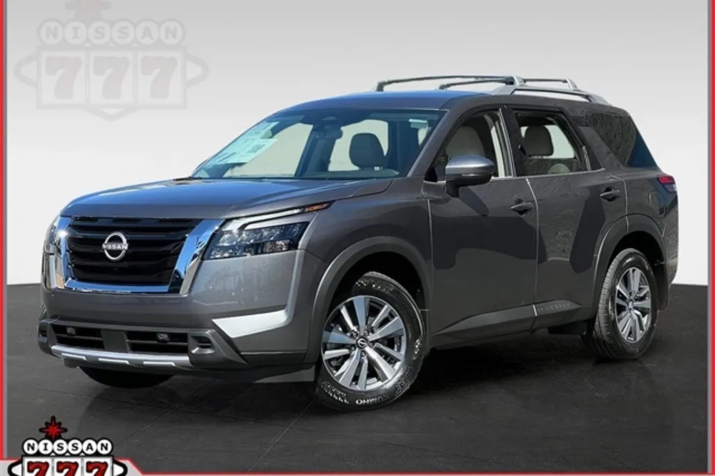 2025 Nissan Pathfinder SL photo 1