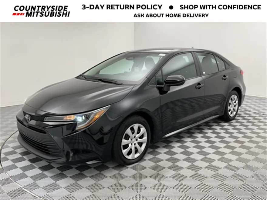 2024 Toyota Corolla LE photo 1