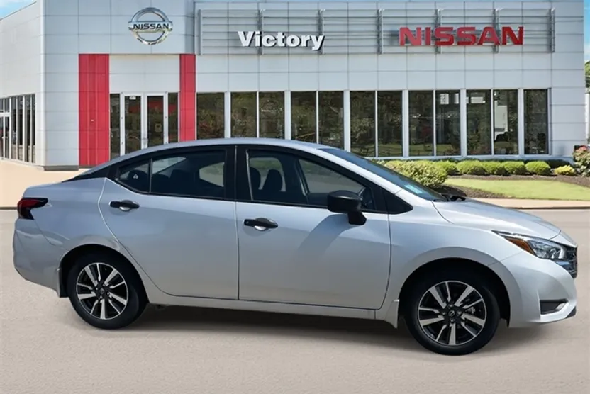 2025 Nissan Versa S photo 1