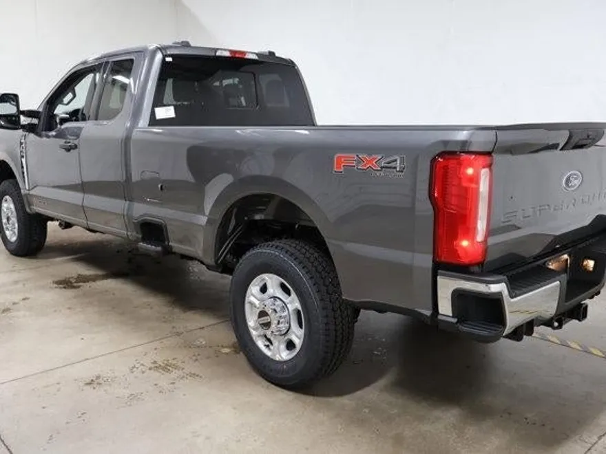 2026 Ford F-350 XLT photo 1