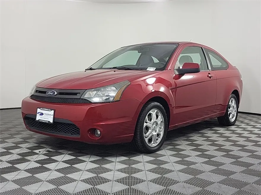 2010 Ford Focus SE photo 1