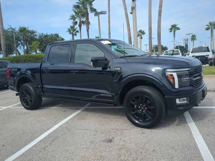 2025 Ford F-150 Platinum photo 1