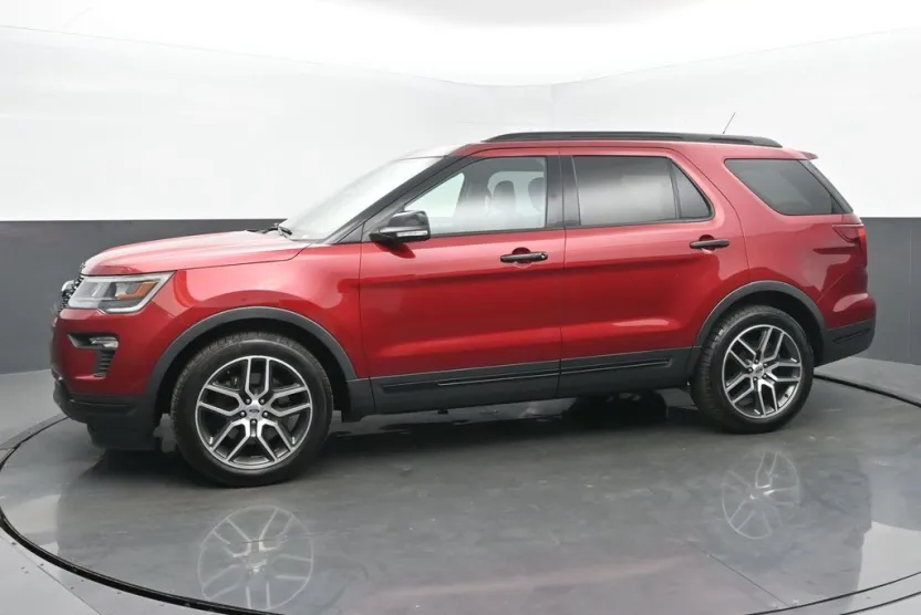 2018 Ford Explorer Sport photo 1