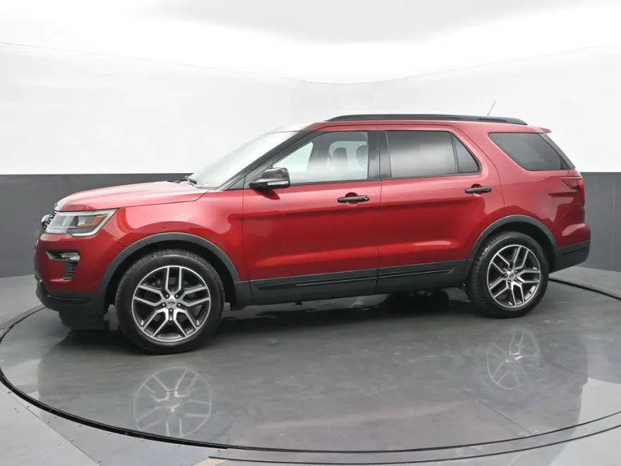 2018 Ford Explorer Sport photo 1