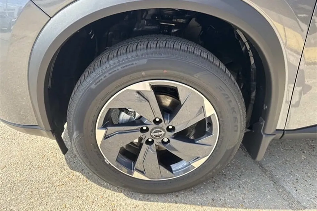 2026 Nissan Rogue SV photo 1