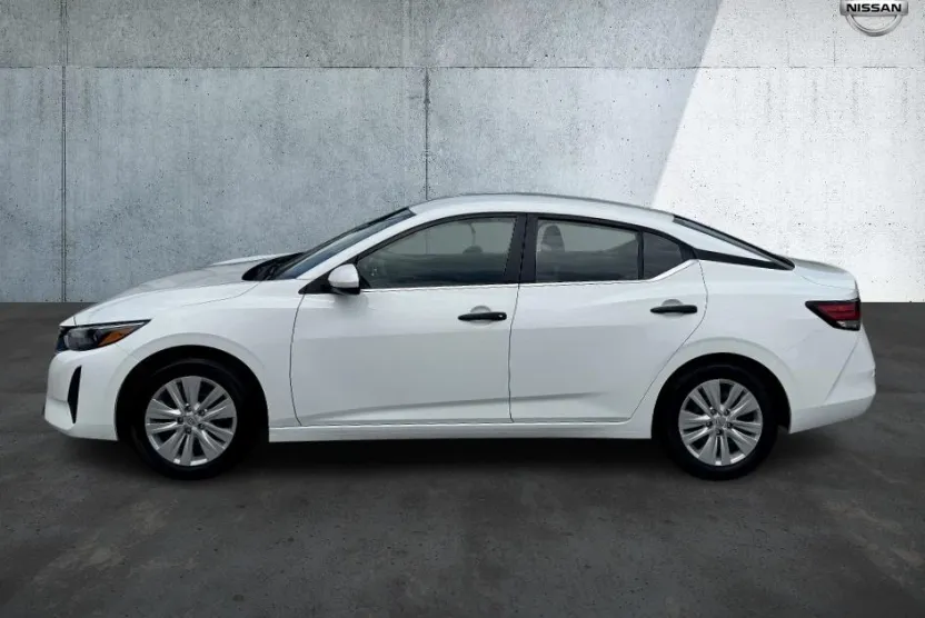 2024 Nissan Sentra S photo 1