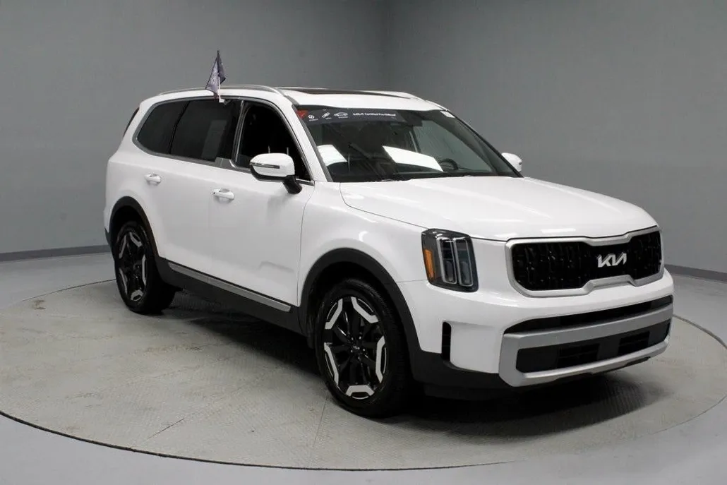 2023 Kia Telluride EX photo 1