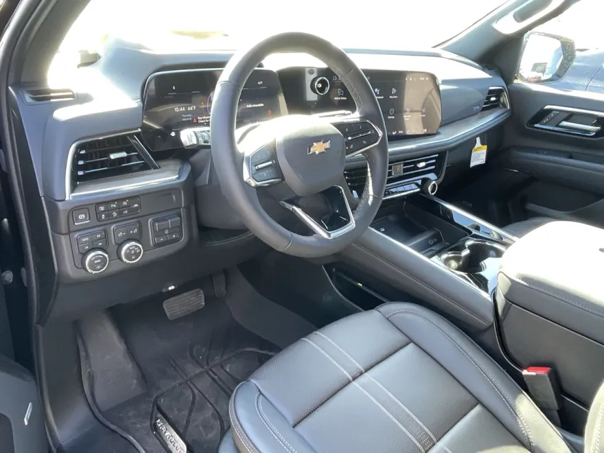 2025 Chevrolet Suburban High Country photo 1