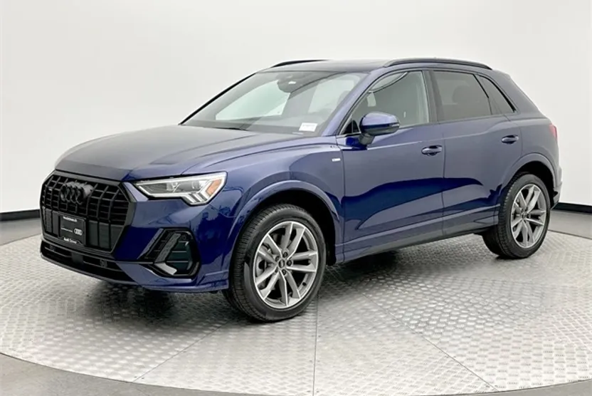 2025 Audi Q3 S line Premium photo 1