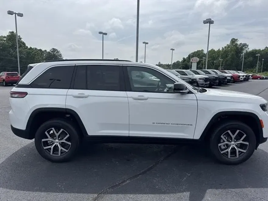 2025 Jeep Grand Cherokee Limited photo 1