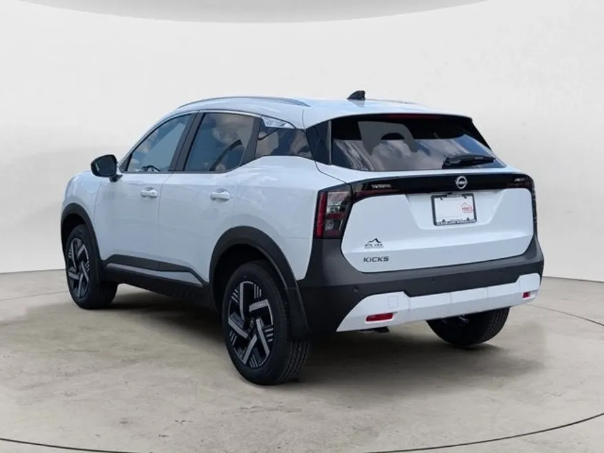 2026 Nissan Kicks SV photo 1
