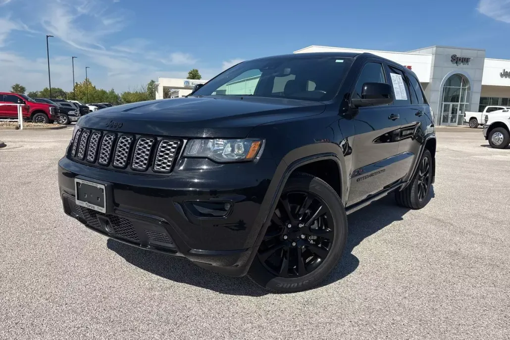 2021 Jeep Grand Cherokee Laredo X photo 1