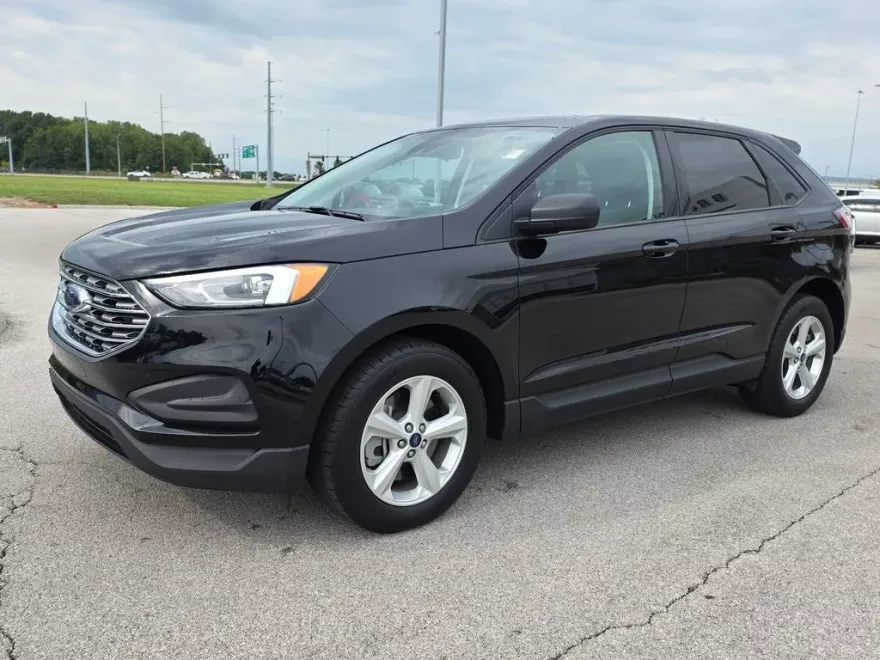 2022 Ford Edge SE photo 1
