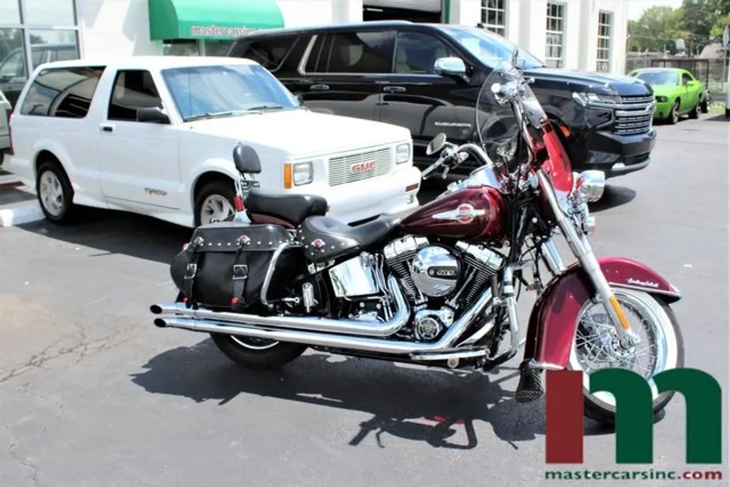 2017 Harley Davidson FLSTC103 / Heritage Softail Classic photo 1