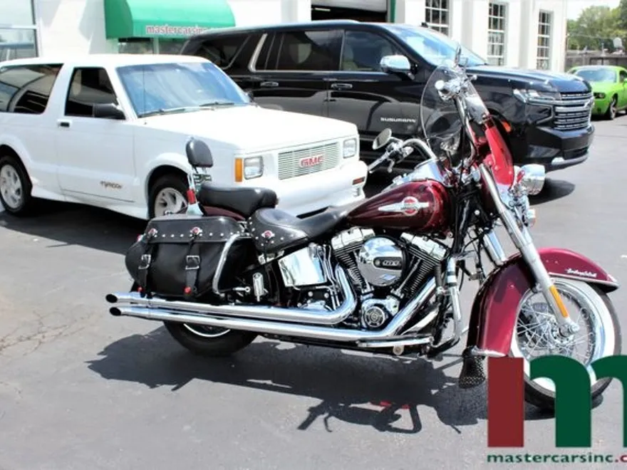 2017 Harley Davidson FLSTC103 / Heritage Softail Classic photo 1