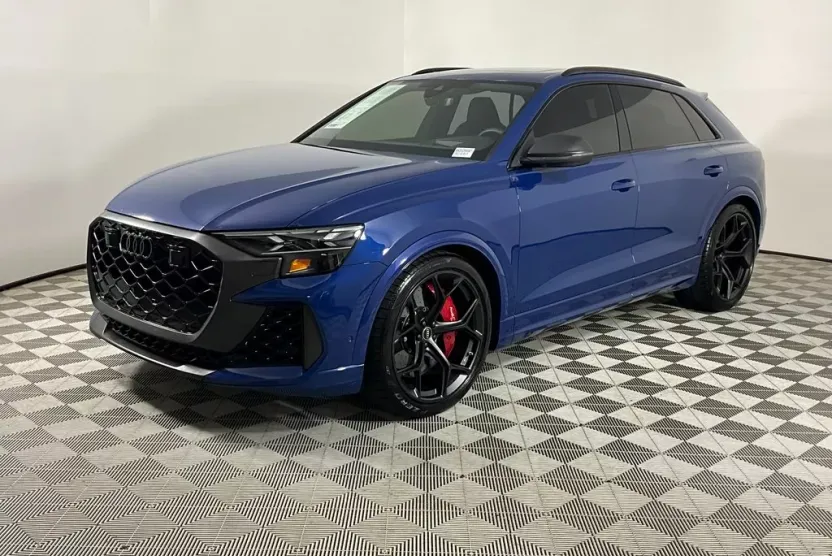 2025 Audi RS Q8 photo 1