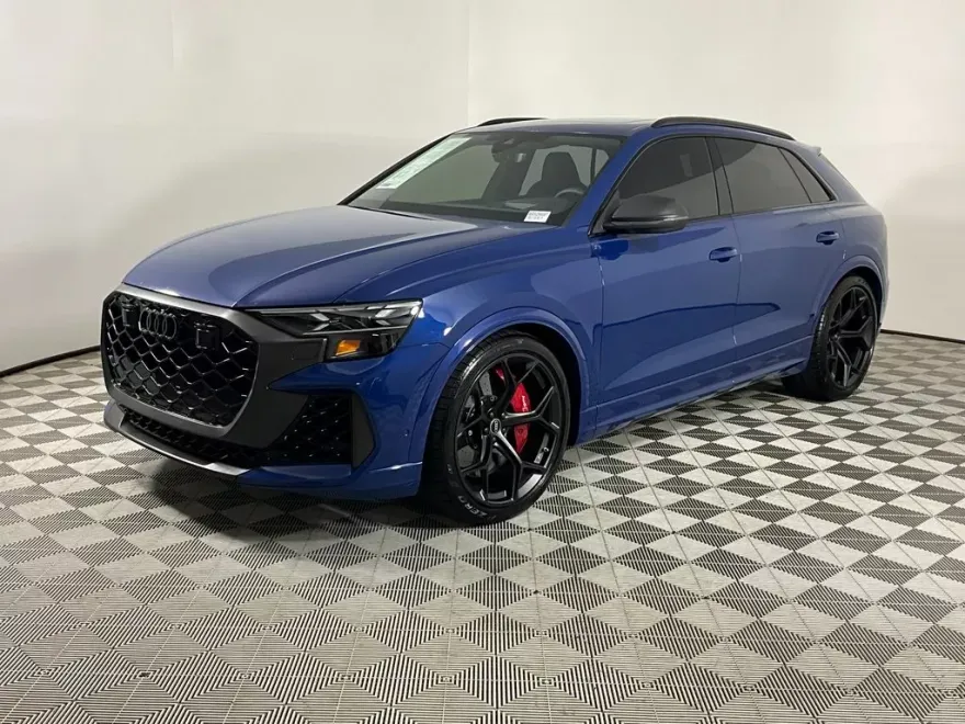 2025 Audi RS Q8 photo 1