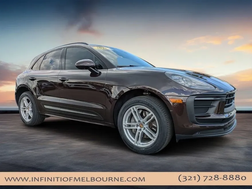 2022 Porsche Macan Base photo 1