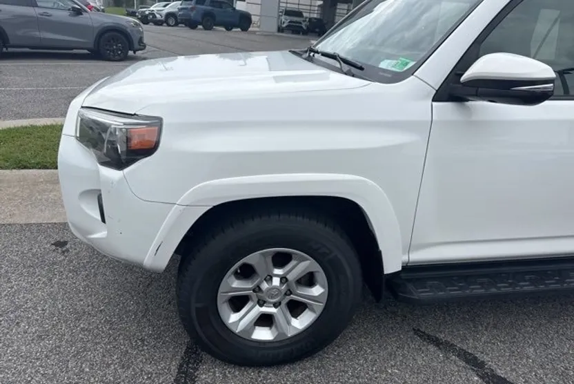 2018 Toyota 4Runner SR5 Premium photo 1