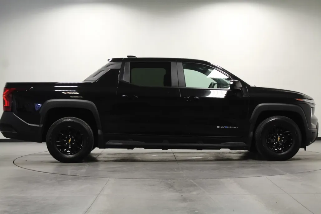 2024 Chevrolet Silverado EV Work Truck photo 1