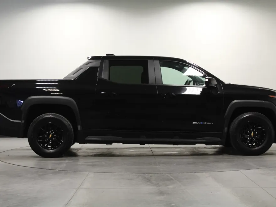 2024 Chevrolet Silverado EV Work Truck photo 1