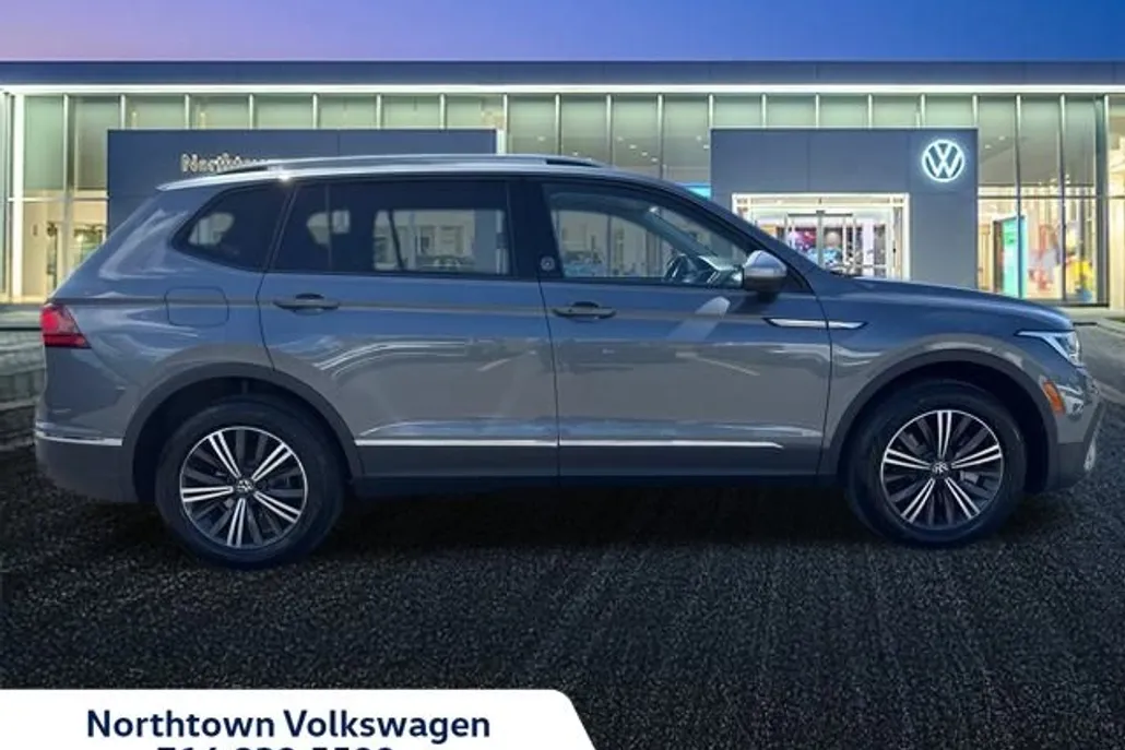 2024 Volkswagen Tiguan Wolfsburg Edition photo 1