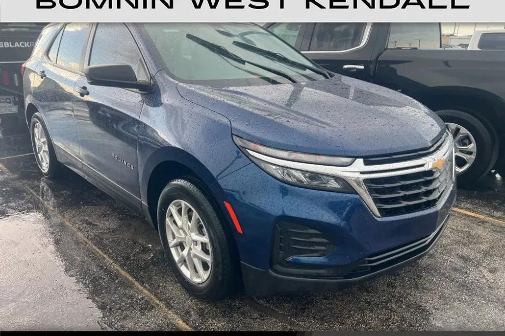 2022 Chevrolet Equinox LS photo 1