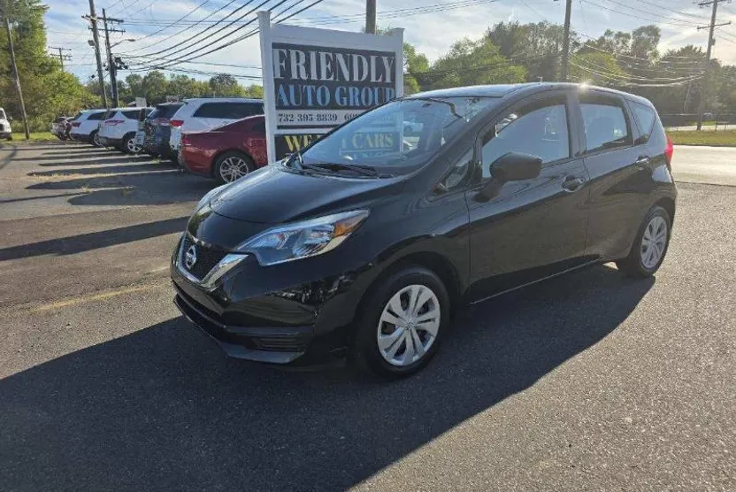 2019 Nissan Versa Note SV photo 1