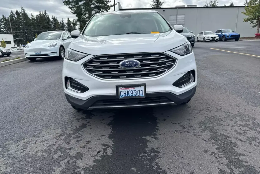 2022 Ford Edge SEL photo 1