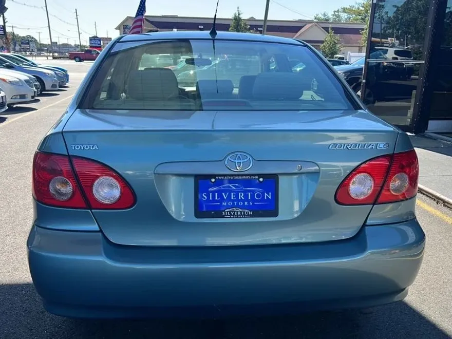 2006 Toyota Corolla LE photo 1