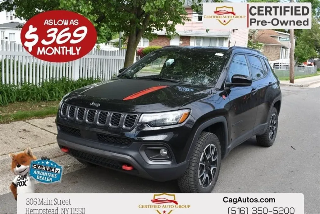 2024 Jeep Compass Trailhawk photo 1