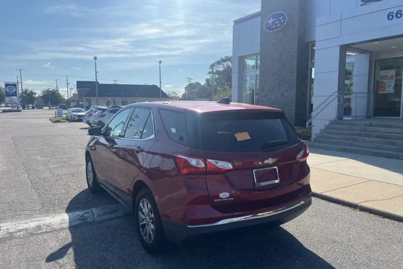 2018 Chevrolet Equinox LT photo 1