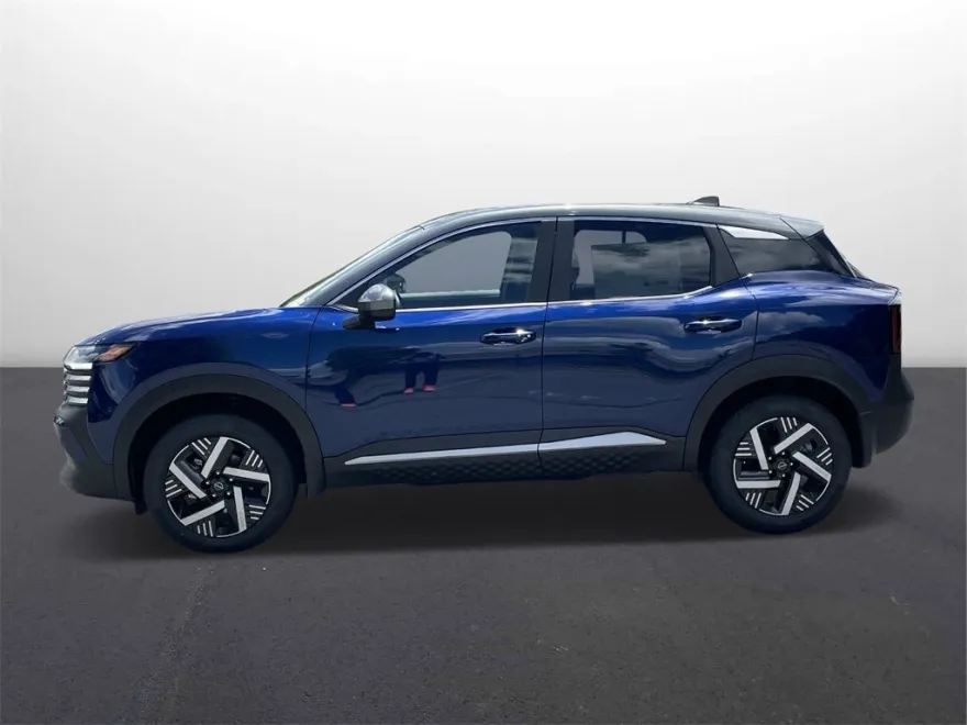 2025 Nissan Kicks SV photo 1