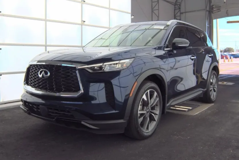 2023 Infiniti QX60 Luxe photo 1