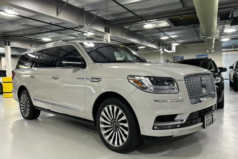 2019 Lincoln Navigator L Reserve photo 1