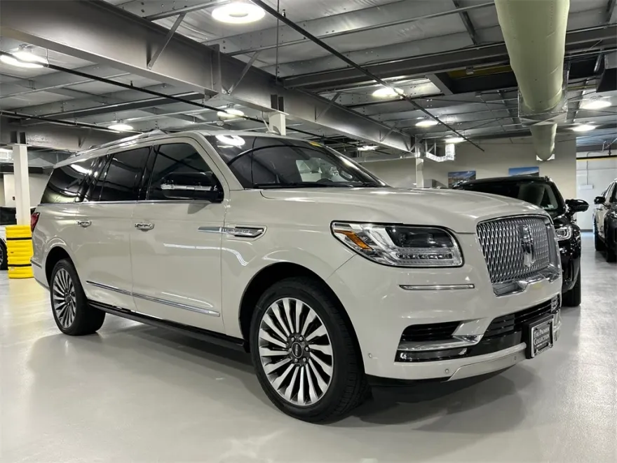2019 Lincoln Navigator L Reserve photo 1